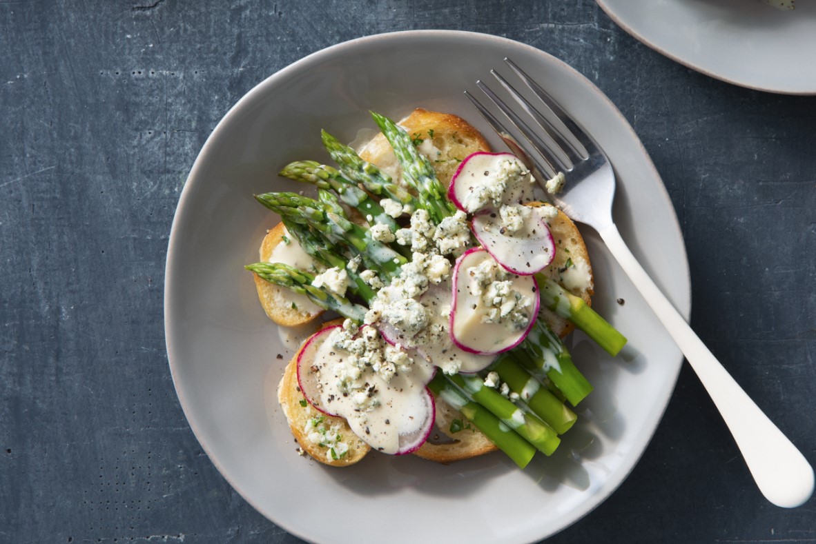 Blue spring salad | Canadian Goodness