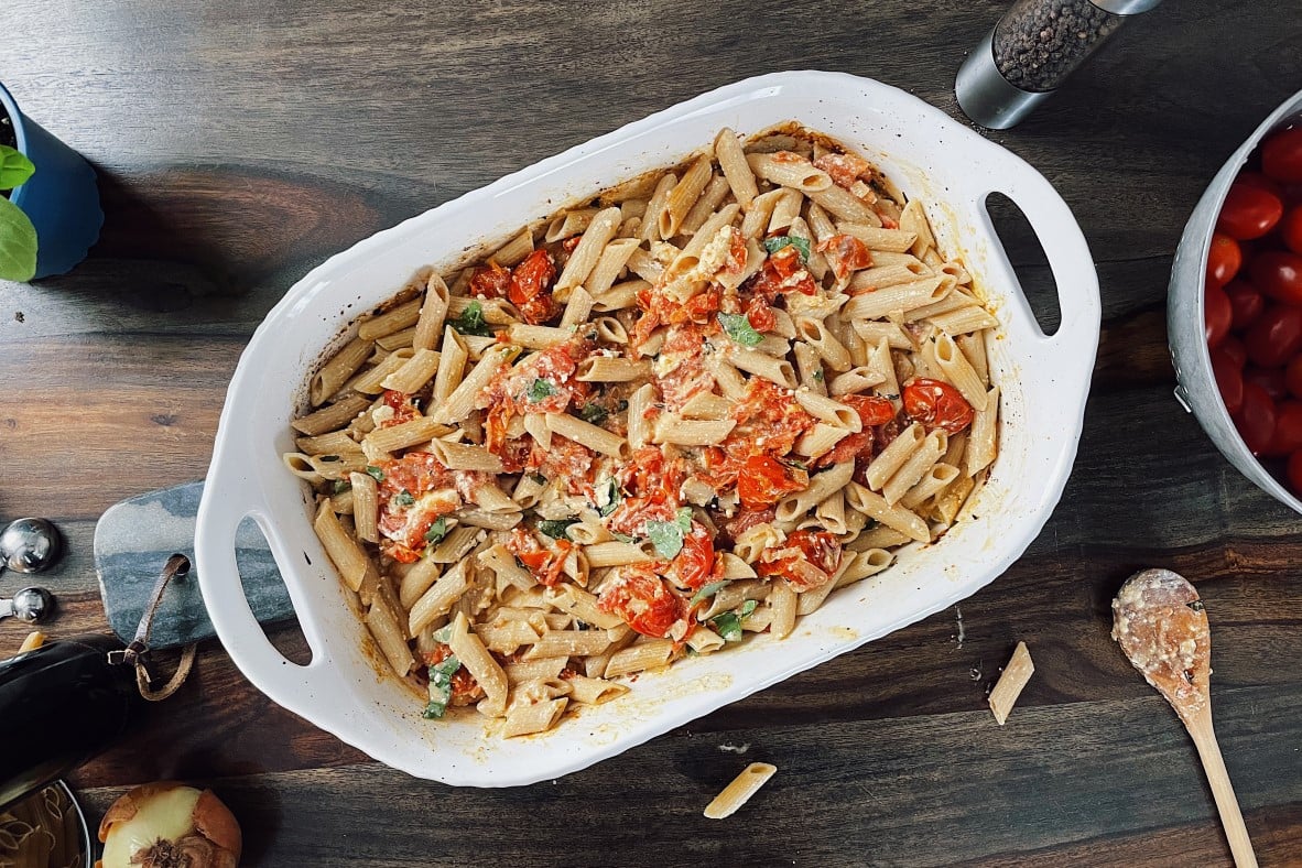 Roasted Tomato and Feta Pasta | Canadian Goodness