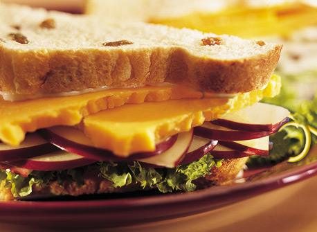 Apple 'n' Cheddar Sandwiches | Canadian Goodness