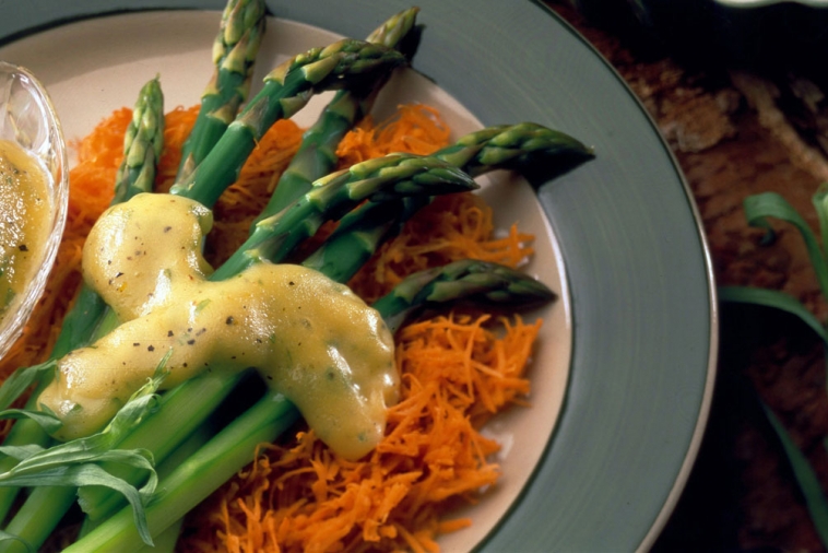 Asparagus with Tarragon and Maple Butter | Canadian Goodness