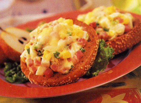 Bagel 'n' Egg Melts | Canadian Goodness