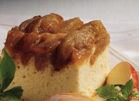 Balsamic-Glazed Apple Cake | Canadian Goodness