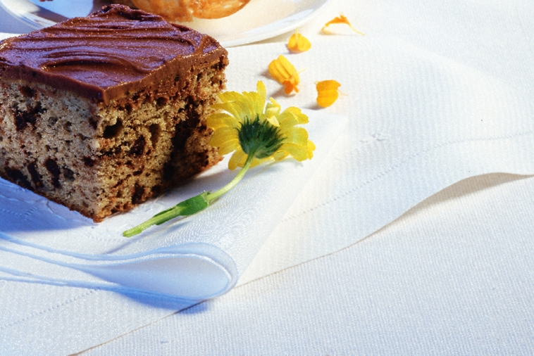 Banana Chocolate Chunk Cake | Canadian Goodness