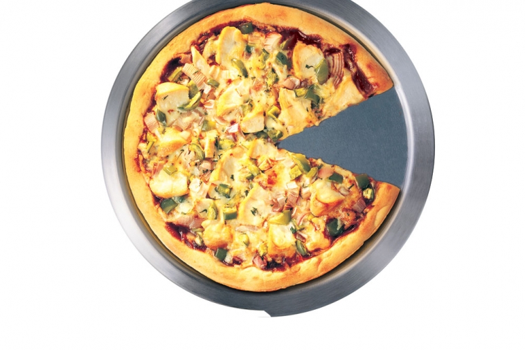 Barbecue Chicken Pizza | Canadian Goodness