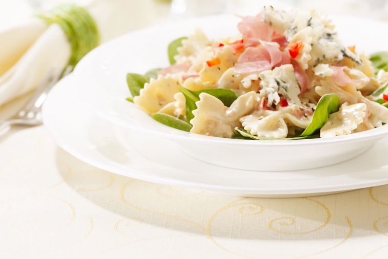 Blue Cheese Pasta with Spinach | Canadian Goodness