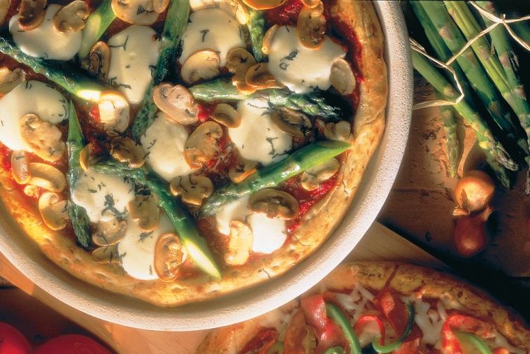 Bocconcini and Asparagus Pizza | Canadian Goodness