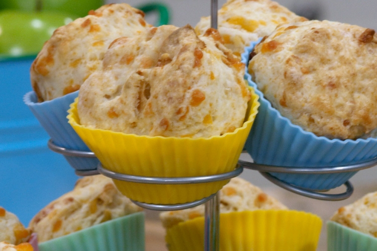 Cheddar and Apple Buttermilk Scones | Canadian Goodness