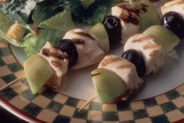 Chicken and Apple Brochettes with Mango Sauce | Canadian Goodness