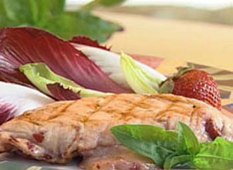 Chicken Breasts with Canadian Havarti Cheese and Port Flavoured Strawberries | Canadian Goodness