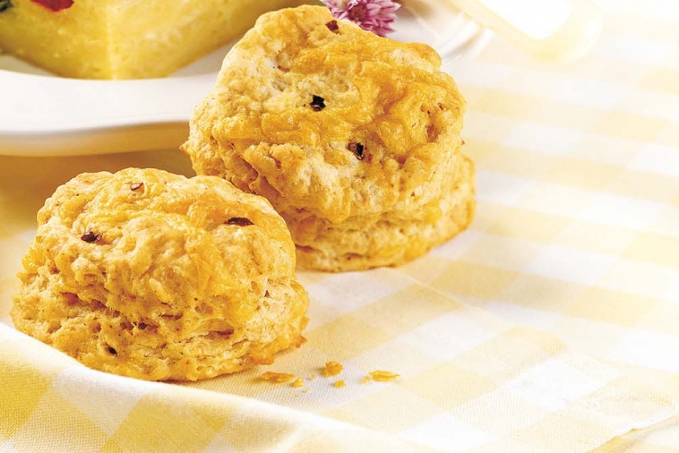 Chili-Cheddar Biscuits | Canadian Goodness