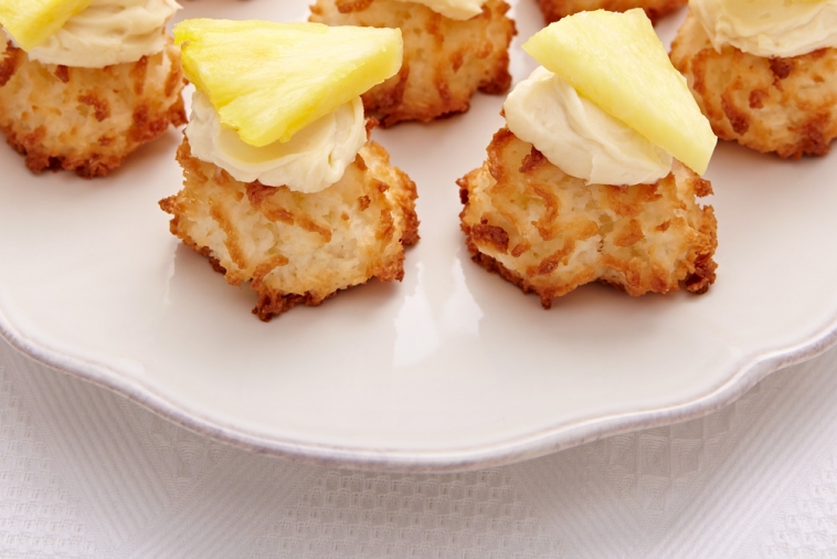 Cream Cheese macaroons | Canadian Goodness