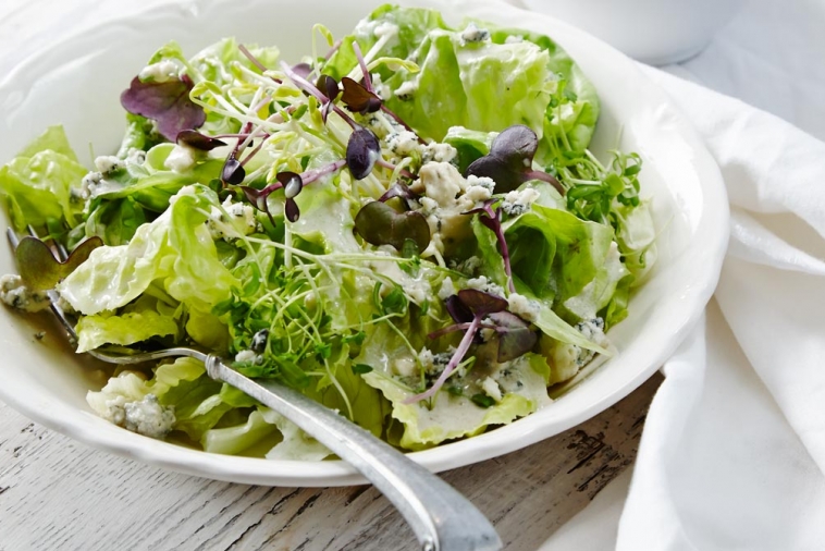 Crumbled cheese dressing | Canadian Goodness