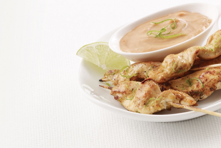 Curry Chicken Skewers with Zesty Peanut Sauce | Canadian Goodness