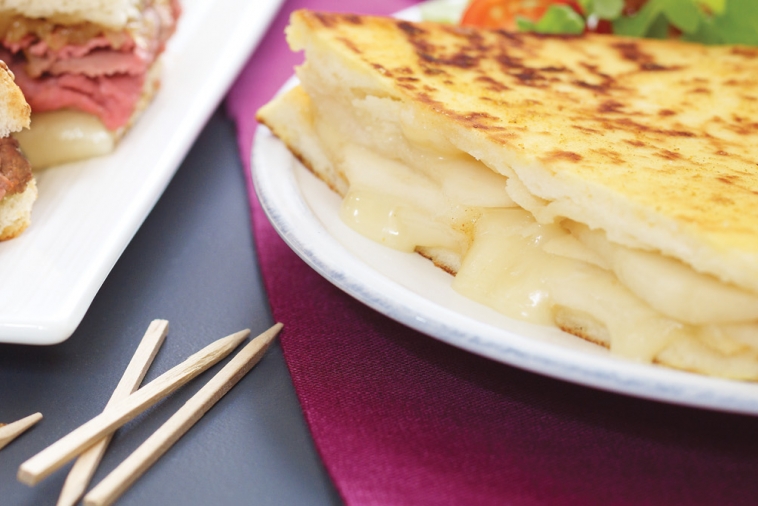 Curry Me Brie Grilled Cheese | Canadian Goodness