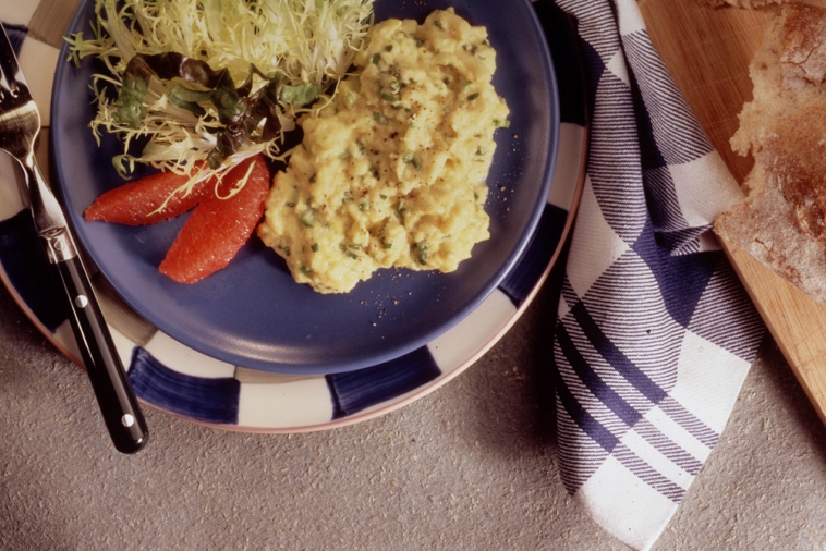 Easy Cheesy Brunch Eggs | Canadian Goodness
