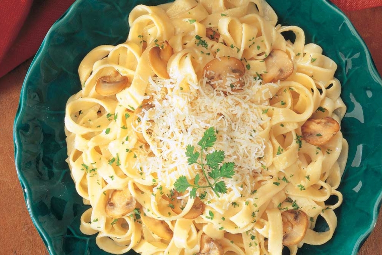 Fettucine Carbonara Canadian Goodness