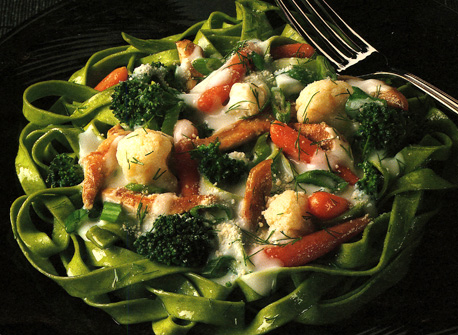 Fettucine with Chicken and Vegetables | Canadian Goodness