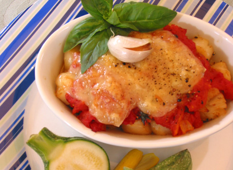 Gratin of Scallops with Roasted Garlic and Tomato Sauce | Canadian Goodness