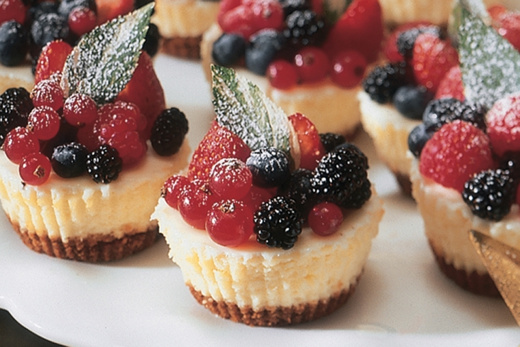 Holiday Cheesecake Cups | Canadian Goodness