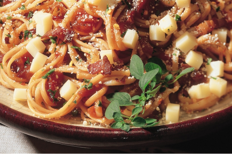 Linguini Pomodoro with Crisp Bacon | Canadian Goodness