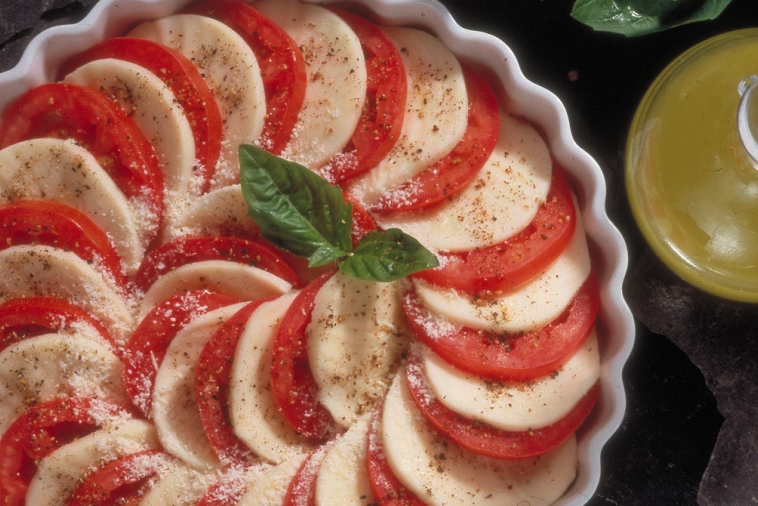 Mozzarella & Tomatoes in Basil Vinaigrette | Canadian Goodness