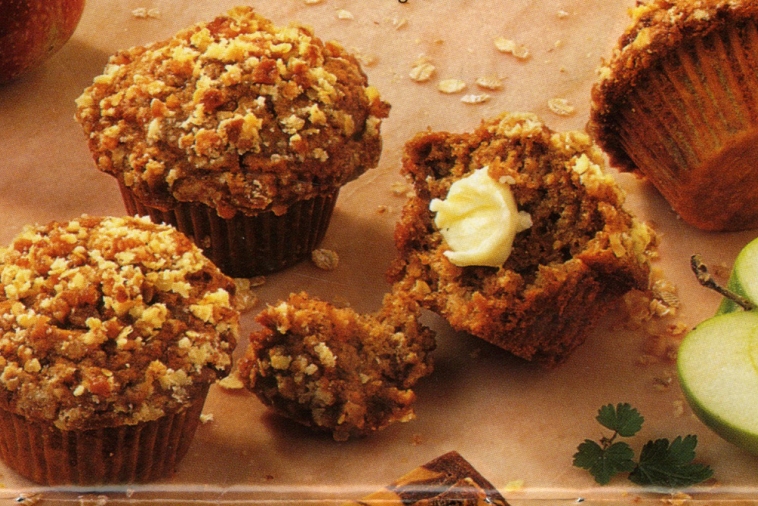 Apple Streusel Oatmeal Muffins | Canadian Goodness