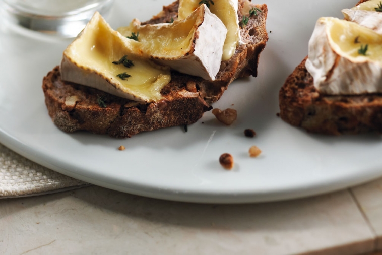 Nut Bread with Camembert au Gratin &amp; Grilled Fruit Brochettes | Canadian Goodness