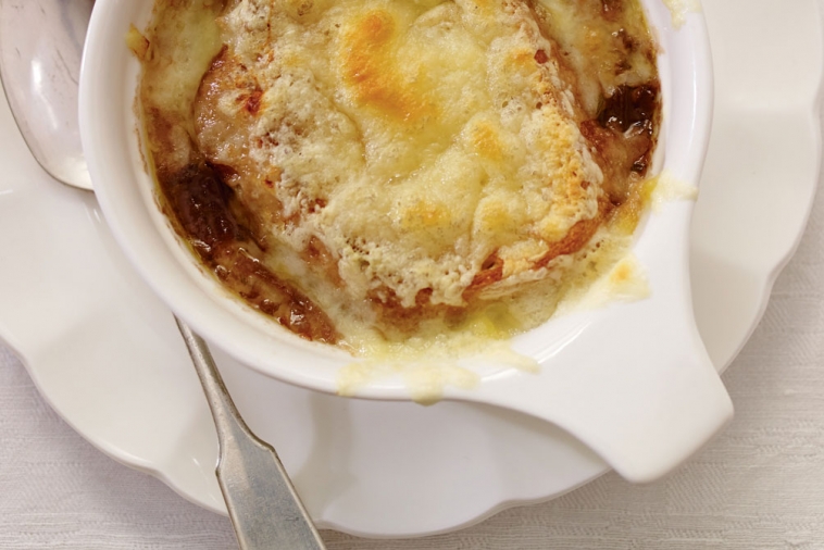 Onion Soup with Sharp Cheddar and Swiss Cheese | Canadian Goodness