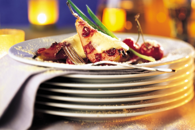 Pear and Bocconcini with Cranberry and Balsamic Vinegar Jam | Canadian Goodness
