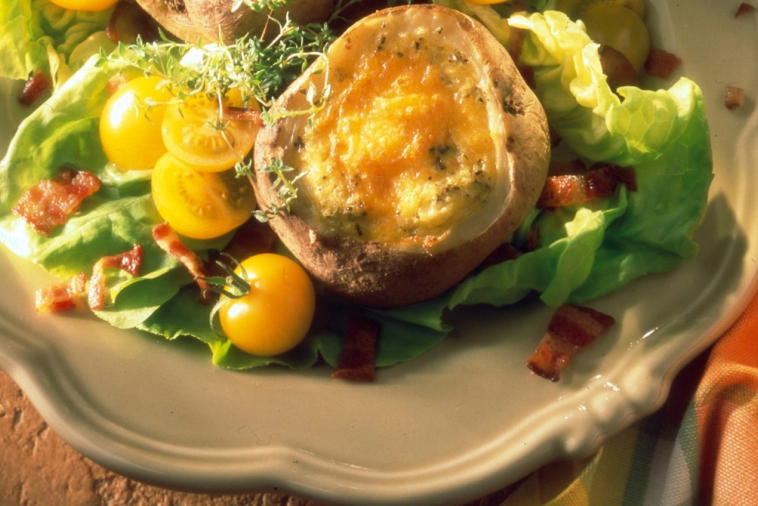 Potatoes with eggs | Canadian Goodness