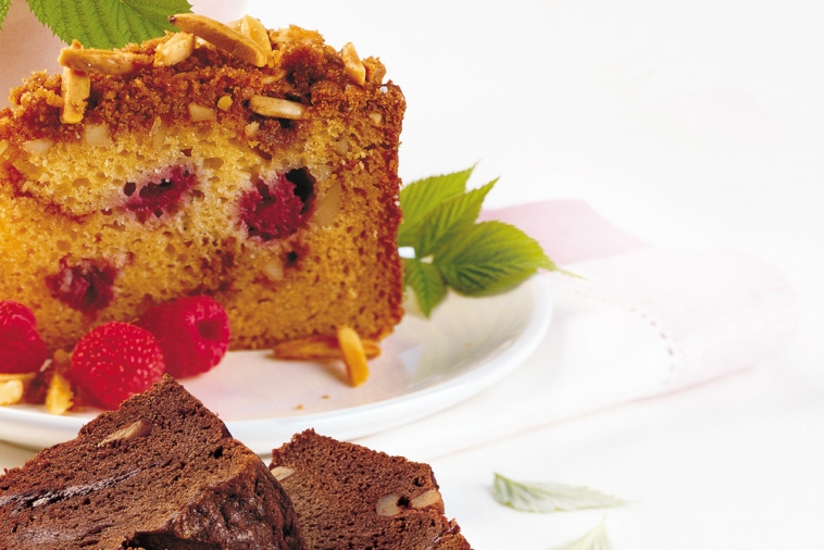Raspberry Almond Coffeecake | Canadian Goodness
