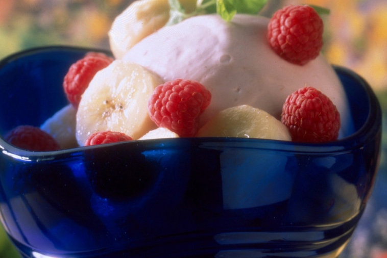 Raspberry Banana Frozen Yogurt | Canadian Goodness