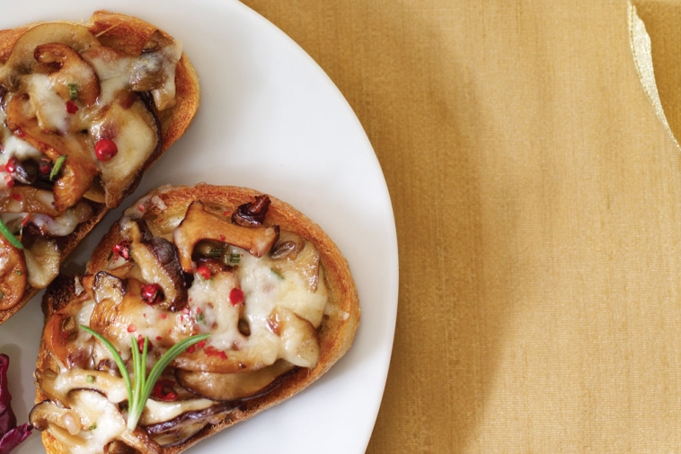 Rosemary Mushroom Crostini | Canadian Goodness
