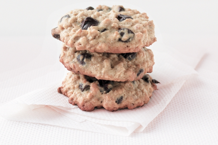 Soft & Chewy Oatmeal Chocolate Chip Cookies Canadian Goodness