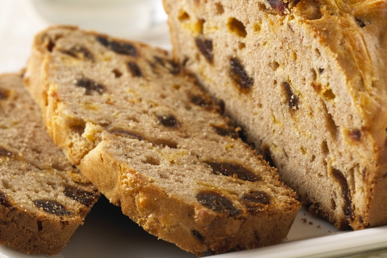 Spice Cake with Canadian Cheddar and Dates (Cooking Club Size) | Canadian Goodness