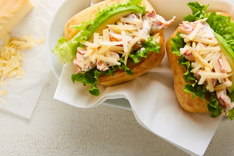 Spicy & smoky lobster rolls | Canadian Goodness