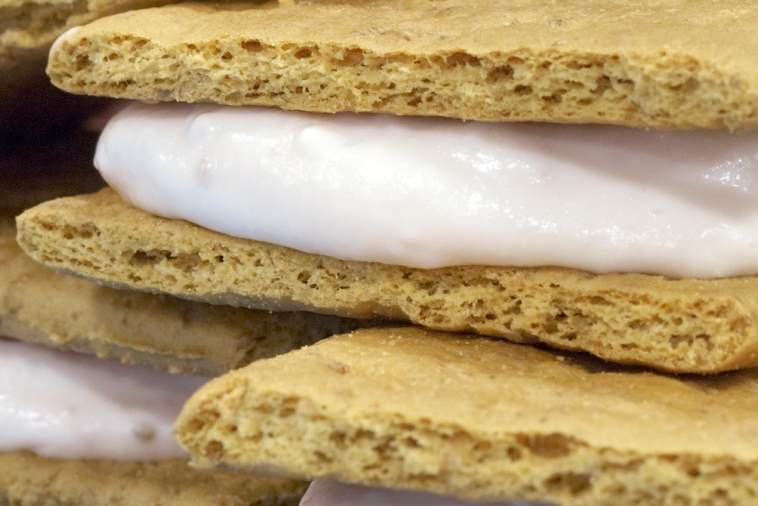 Strawberry Cream Sandwiches | Canadian Goodness