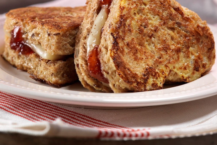 Sweetheart Monte Cristo Sandwiches | Canadian Goodness