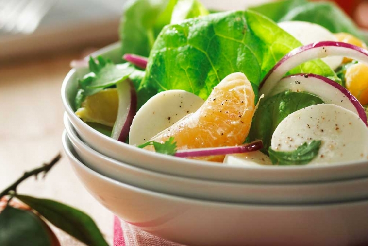 Tangerine and Red Onion Salad with Bocconcini | Canadian Goodness