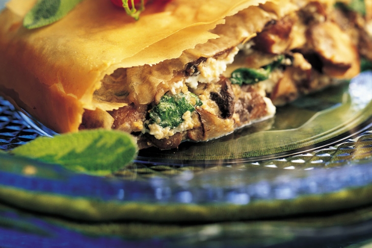 Tre Stelle Ricotta, Mushroom and Spinach Strudel | Canadian Goodness