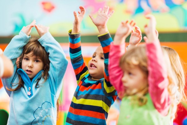 Preschoolers dancing