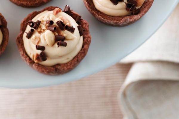 Chocolate peanut butter cheesecake tarts