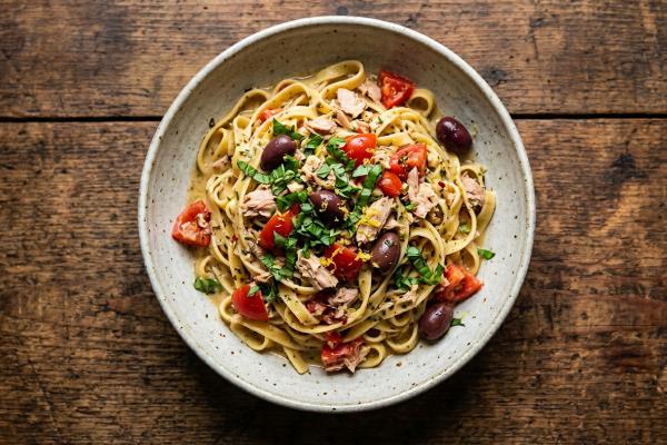 Fettuccine with Tuna and Fresh Tomatoes