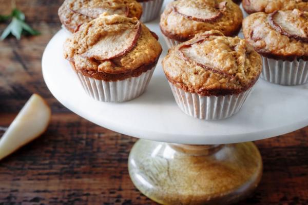 5 spice gingerbread pear muffins