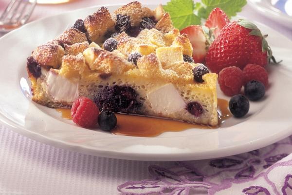 brunch bread pudding with mixed berries