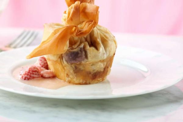 bumble berry cheesecakes wrapped in phyllo with sweet creamy strawberry caramel