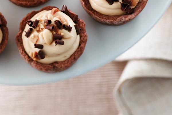 chocolate peanut butter cheesecake tarts