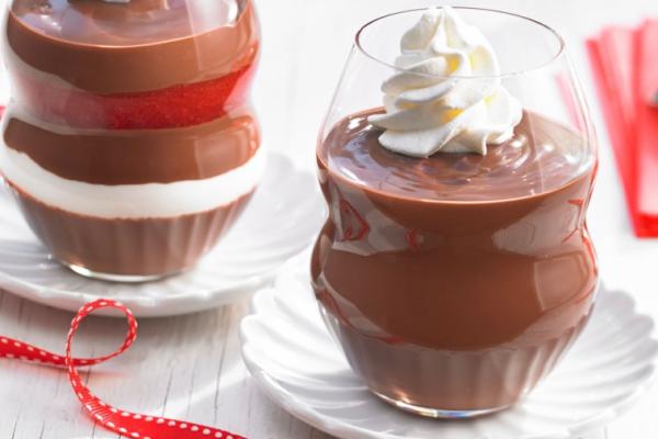chocolate pudding with chantilly cream