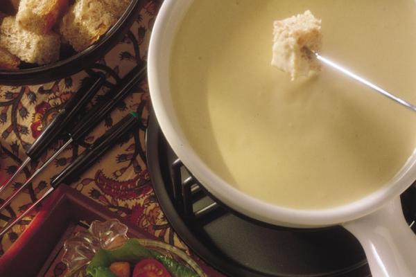 classic swiss cheese fondue