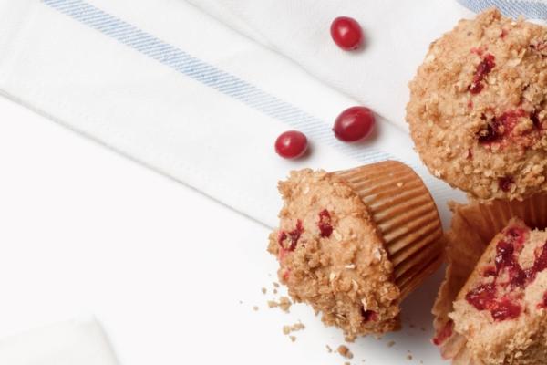 cranberry crumble muffins